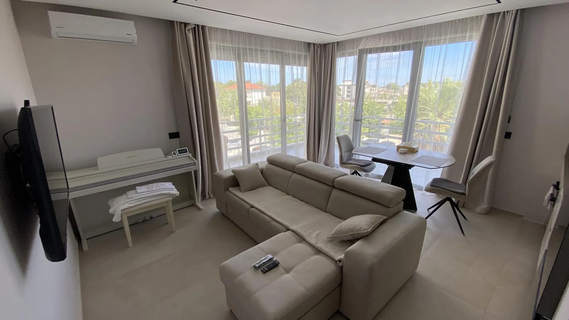 Smart Studio Plazhi Vjeter Vlore